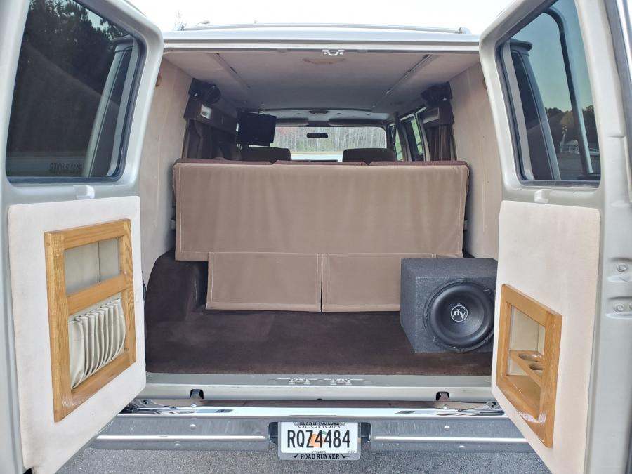 Багажник Chevrolet G20 Conversion Van  (CG21305) 1988 года  (фото 231 из 257)